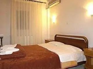 Hotel Avra Peraía