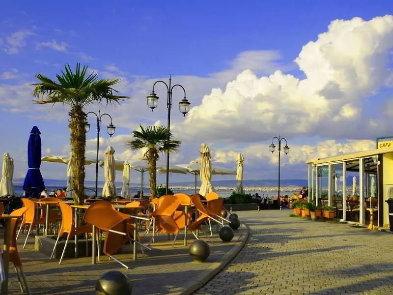 Hotel Avra Peraía Grekland