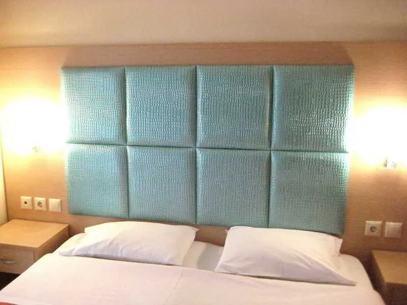 Hotel Avra Peraía